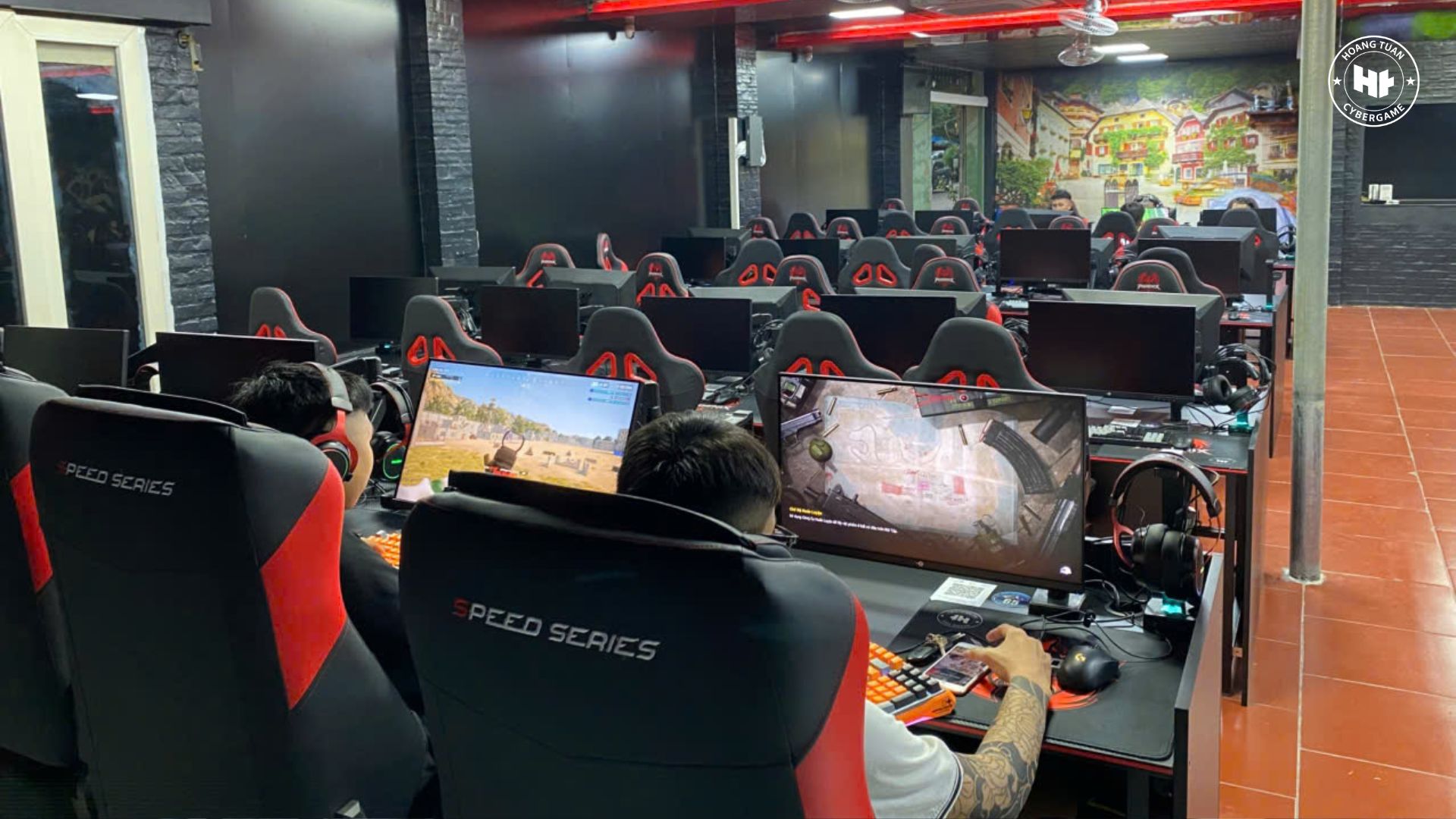Khu VIP phòng game 70PC với màn hình tần số quét 425Hz